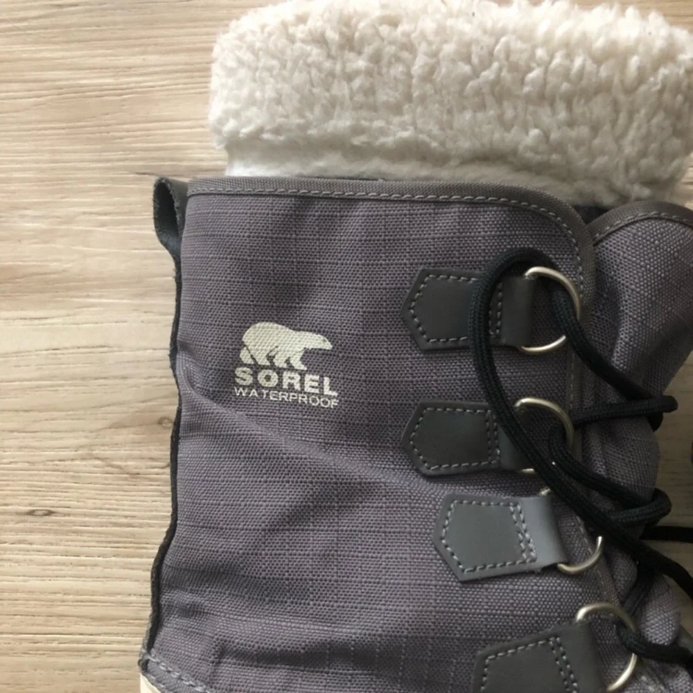 Sorel Black and Gray Boots with Shearling Trim - Picture 5 of 11